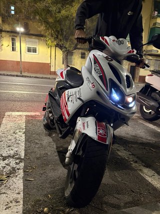 Yamaha Aerox - Se cambia por otra moto