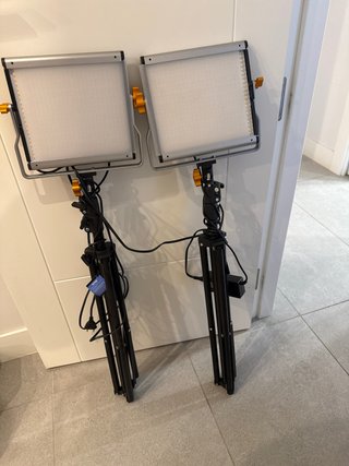 2 Paneles LED CRI96+ 3200-5600K con Trípode