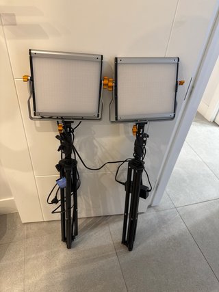 2 Paneles LED CRI96+ 3200-5600K con Trípode