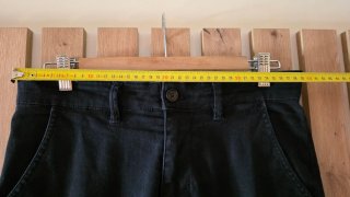 Pantalón chino negro