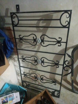 Reja de ventana de hierro forjado