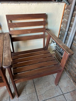 Conjunto mesa y sillas de madera