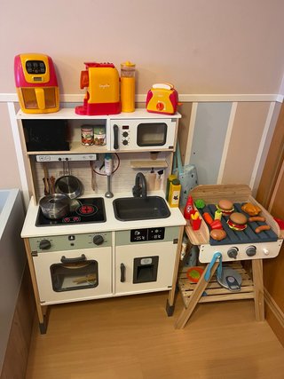 Cocina de juguete de madera