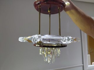 Lámpara de salón cristal y madera
