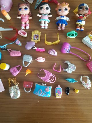 Muñecas Barbie y accesorios