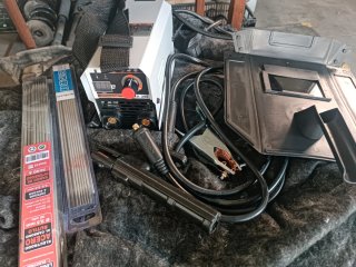Máquina de Soldar MA-200 + Accesorios Nueva