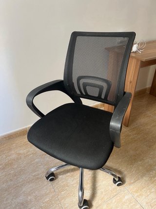 Silla de oficina negra
