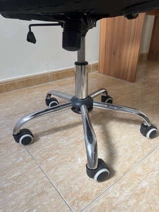 Silla de oficina negra