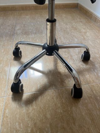 Silla de oficina negra