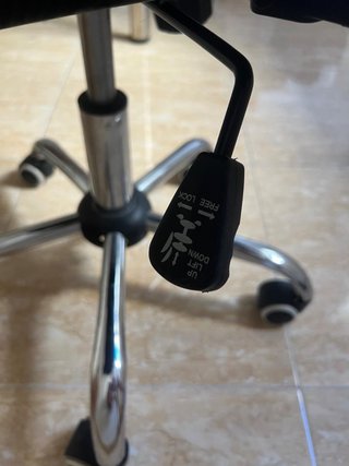 Silla de oficina negra