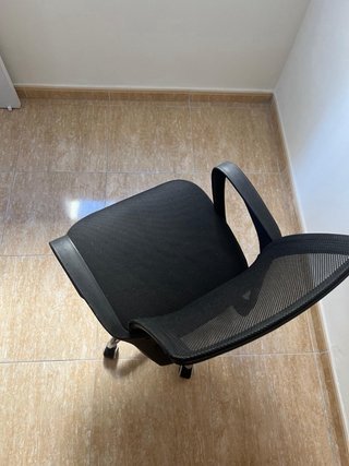 Silla de oficina negra