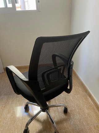 Silla de oficina negra