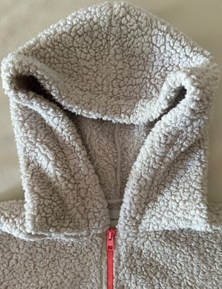 Sudadera polar borreguito beige con capucha