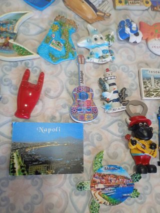 Lotto 60+ magneti souvenir città