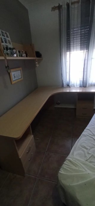 Escritorio esquinero de madera
