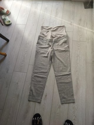 Pantalones premamá beige