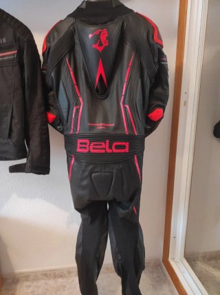 Mono de moto Bela de una pieza Talla 52.