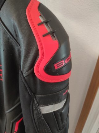 Mono de moto Bela de una pieza Talla 52.
