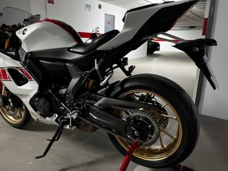 Yamaha R7 60 Aniversario