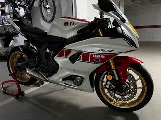 Yamaha R7 60 Aniversario