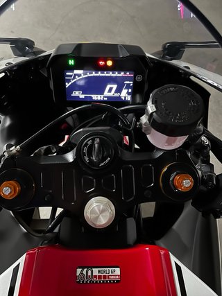 Yamaha R7 60 Aniversario