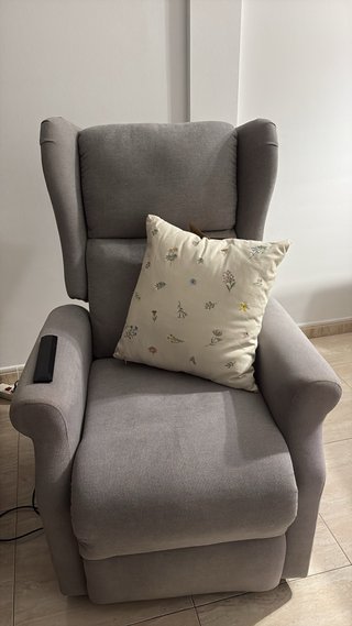Butaca reclinable eléctrica gris