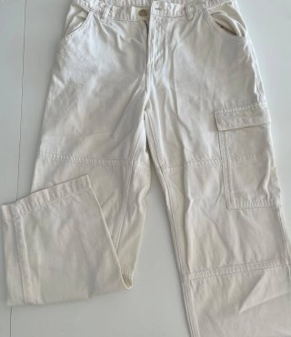 Pantalones cargo blancos
