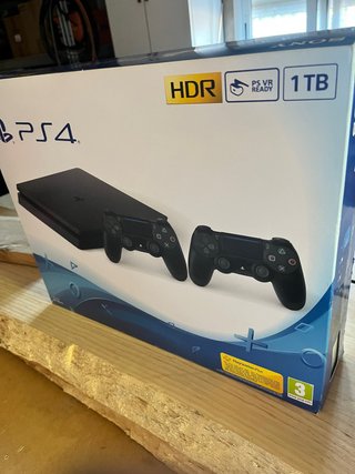 PS4 (PlayStation 4) 1TB Negra