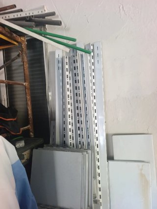 Estanterías metálicas para tienda