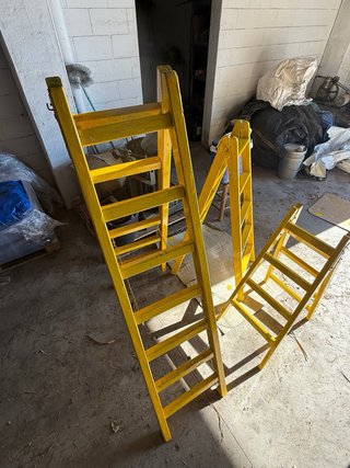 Conjunto de 3 escaleras de madera