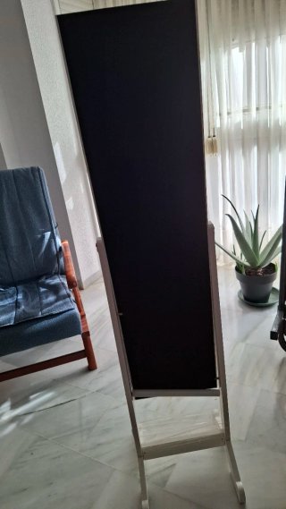 Mueble joyero con espejo
