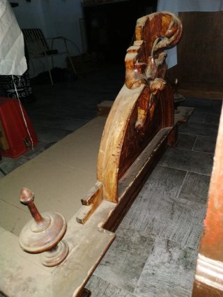 Armario ropa blanca antiguo.