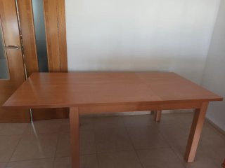 Mesa y 6 sillas de comedor
