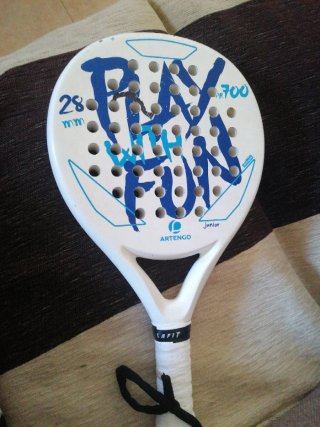 Pala de pádel Artengo Junior 700
