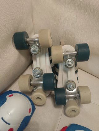 Patines y protecciones infantiles 34.