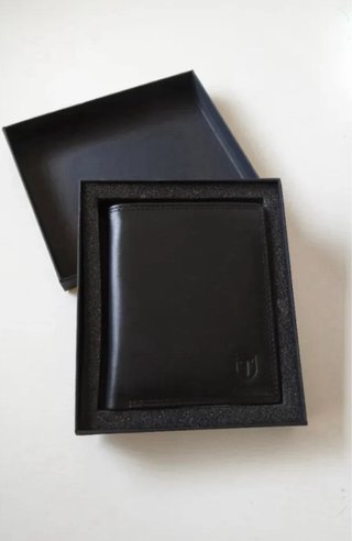 Cartera de cuero negra