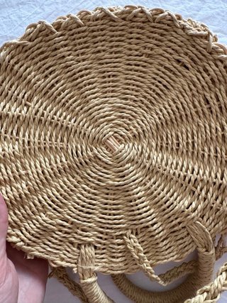 Bolso redondo de mimbre