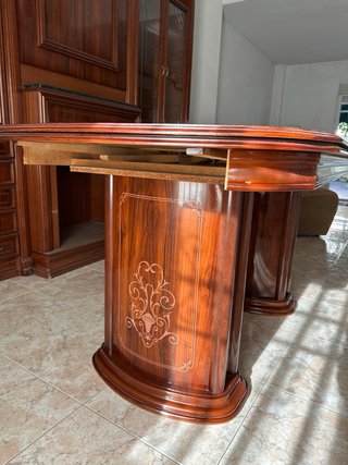 Mesa de comedor de madera