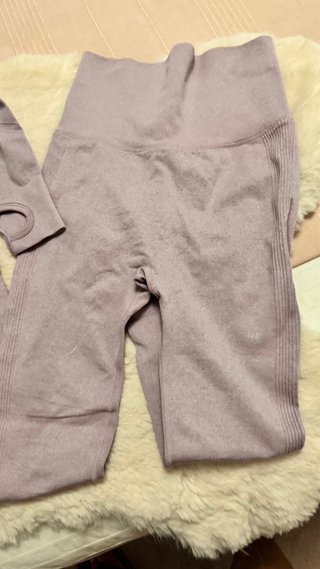 Conjunto deportivo rosa y morado