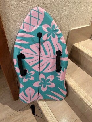 Tabla de playa con asas y correa