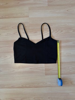 Crop Top Negro Escote Pico- Talla S