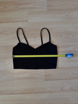 Crop Top Negro Escote Pico- Talla S