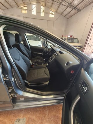 PEUGEOT 308 Confort 1.6 HDI 110Cv