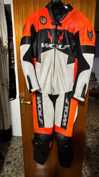 Mono de moto de piel WOLF