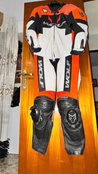 Mono de moto de piel WOLF
