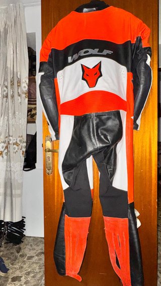 Mono de moto de piel WOLF