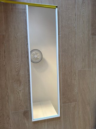 Espejo de pared blanco alargado