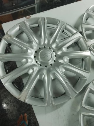 3 Tapacubos Ford B Max