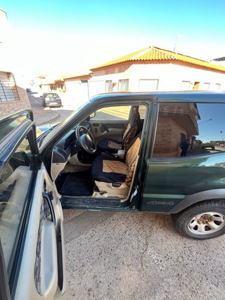 Nissan Terrano II 2001