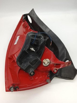 Piloto tras izq renault 8200413214 megane 6056